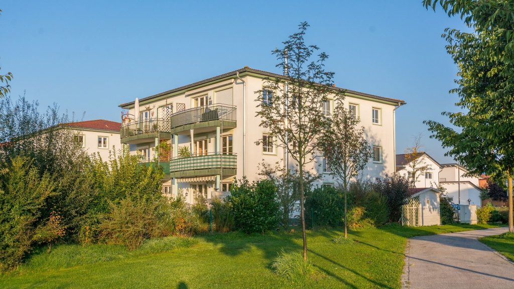 Immobilienangebot - Landshut - Alle - Moderne 3-Zimmer-Whg. mit Südbalkon, Bad m. Fenster und TG-Stellplatz - LA-neue Wolfgangsiedlung