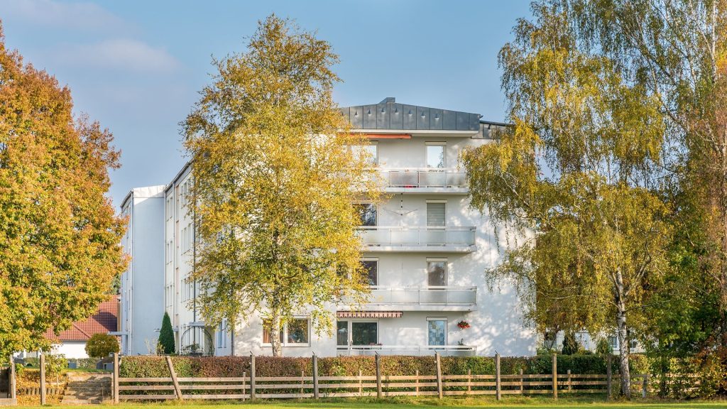 Immobilienangebot - Landshut - Alle - PROVISIONSFREI* - Sofort beziehbare 3 1/2-Zimmer-ETW mit TG-Stellplatz, LA-Wolfgangsiedlung