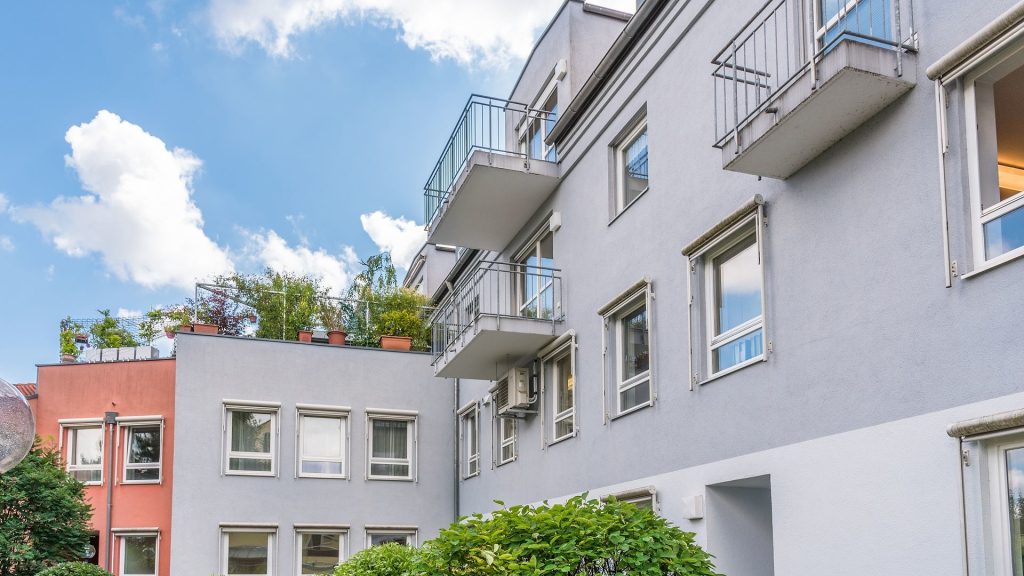 Immobilienangebot - Landshut - Alle - 2-Zimmer-Wohnung mit TG-Stellplatz und Einbauküche im Landshuter Konradviertel