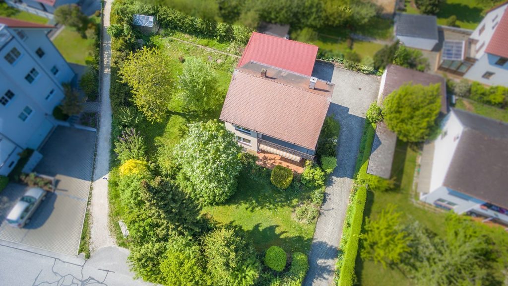 Immobilienangebot - Rottenburg - Alle - PROVISIONSFREI* - Renovierungsbedürftiges Einfamilienhaus mit unterkellerter Doppelgarage mit Grube