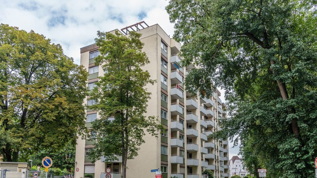 Immobilienangebot - Landshut - Alle - 3-Zimmer-Wohnung mit TG-Stellplatz und Balkon, Landshut, zwischen Bahnhof und Innenstadt