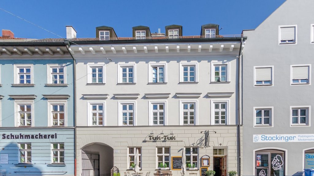 Immobilienangebot - Landshut - Alle - PROVISIONSFREI* - 2,5-Zimmer-Altbauwohnung in einem denkmalgeschützten Haus im Sebastianiviertel