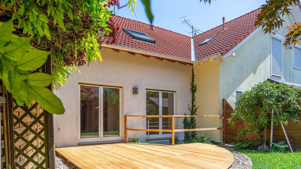 Immobilienangebot - Bruckberg - Alle - PROVISIONSFREI für Käufer* - Sofort beziehbares Reihenmittelhaus in der Bruckbergerau