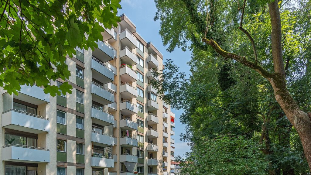 Immobilienangebot - Landshut - Alle - PROVISIONSFREI* - renovierungsbedürftige 3 1/2-Zimmer-ETW mit TG-Stellplatz, Landshut-Nikola