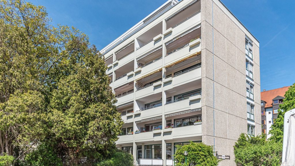 Immobilienangebot - Landshut - Alle - Große 4-Zimmer-Wohnung mit TG-Stellplatz im Landshuter Nikolaviertel