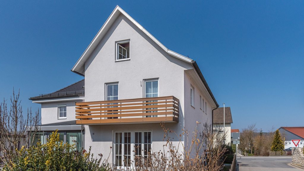 Immobilienangebot - Neufahrn - Alle - PROVISIONSFREI* - Sofort beziehbare Doppelhaushälfte in Neufahrn/Ndb.
