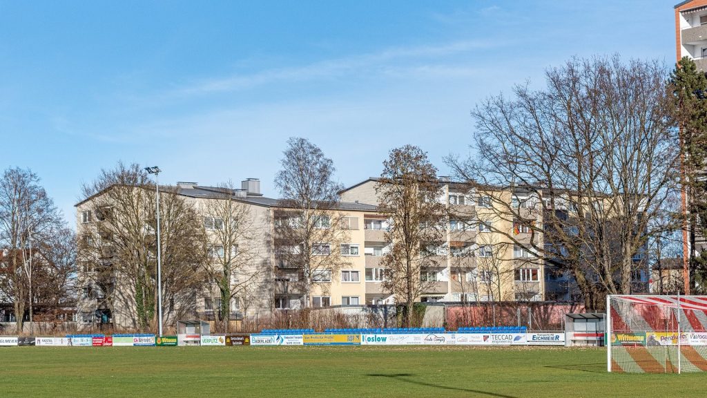 Immobilienangebot - Landshut - Alle - 3-Zimmer-Wohnung mit Süd-West-Loggia und ablösbarer EBK in Landshut, nördlich der Flutmulde
