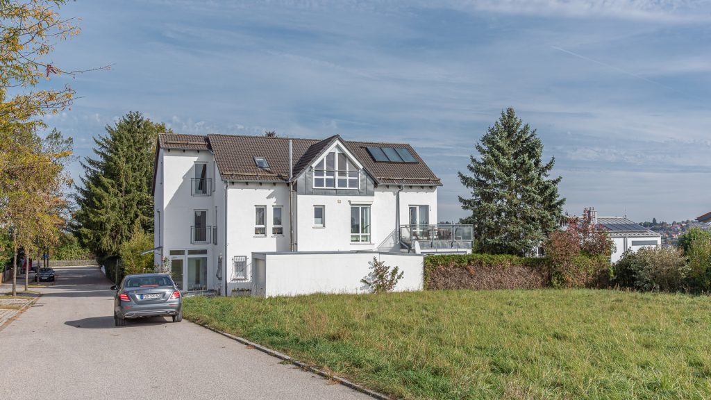 Immobilienangebot - Landshut - Alle - 1 1/2-Zimmer-Dach-Wohnung mit Einbauküche am Landshuter Birkenberg