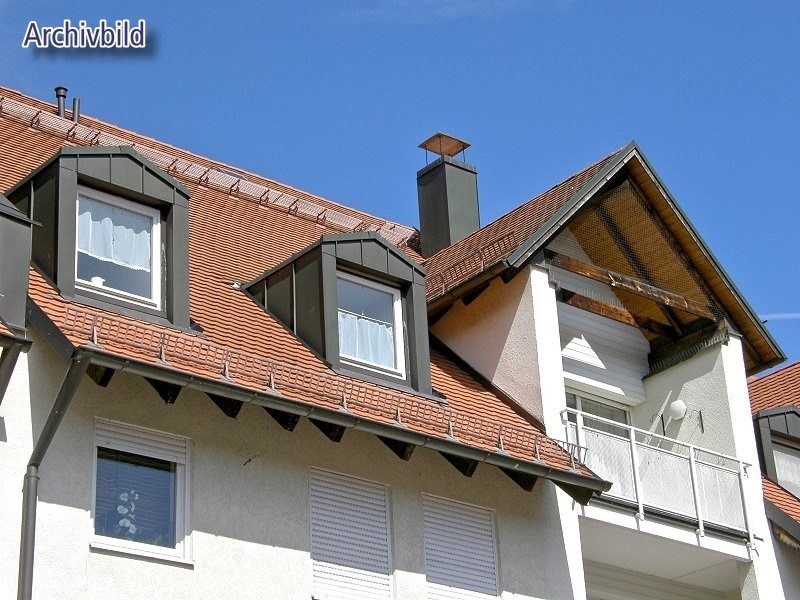 Immobilienangebot - Landshut - Alle - Ruhig und zentral - 2-Zimmer-Dachwohnung mit Burgblick, Lift, TG, EBK u. Balkon - Landshut-City