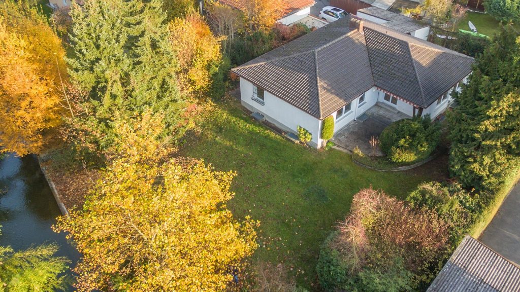 Immobilienangebot - Landshut - Alle - PROVISIONSFREI* - Winkelbungalow mit Garage am Stadtrand - Landshut-Klötzlmüllerviertel