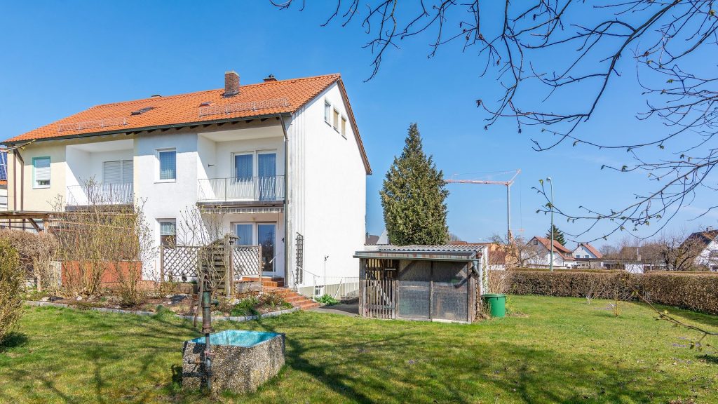 Immobilienangebot - Landshut - Alle - PROVISIONSFREI* - Doppelhaushälfte mit Grund für weitere Bebauung in LA-Wolfgangsiedlung