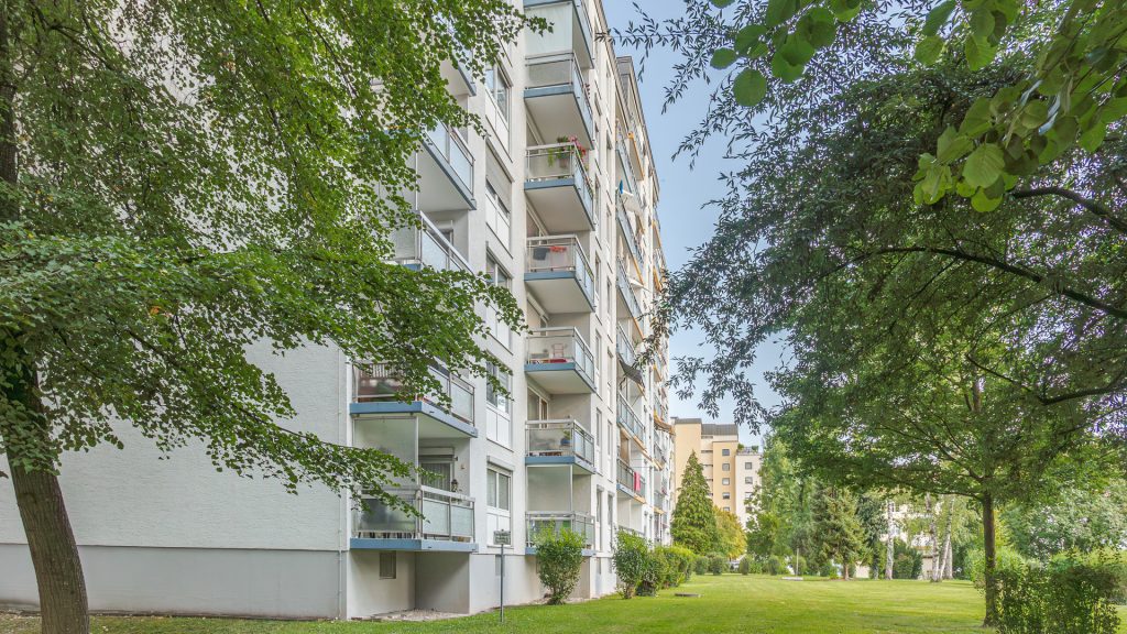 Immobilienangebot - Landshut - Alle - 2-Zimmer-Wohnung mit Balkon, modernem Duschbad und Einbauküche im Landshuter Nikolaviertel