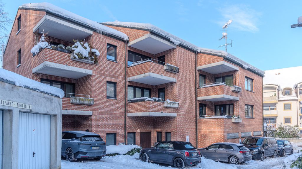 Immobilienangebot - Landshut - Alle - Innenstadtnahe 3-Zimmer-Wohnung mit Einbauküche, Balkon und Bad mit Fenster - Landshut-Ämterviertel