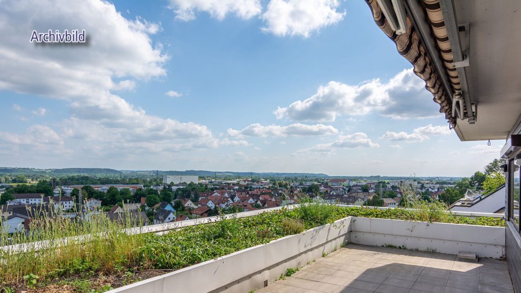 Immobilienangebot - Altdorf - Alle - Nur die Harten kommen hoch zum Dachgarten - 3-Zimmer-Dachterrassenwhg. ohne Lift mit EBK und Garage