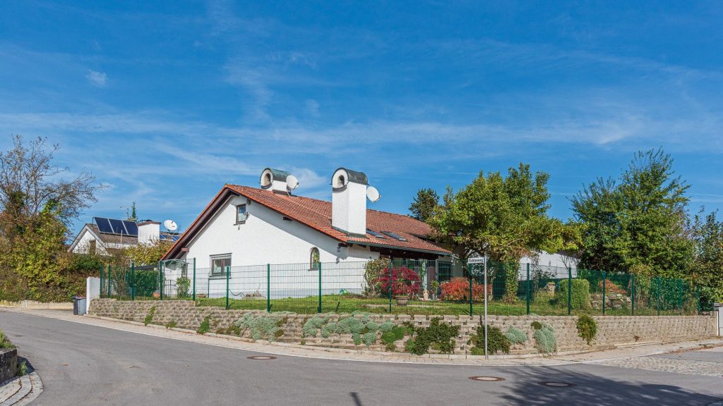 Immobilienangebot - Vilsheim - Alle - PROVISIONSFREI* - Einfamilienhaus mit Wintergarten, EBK und Doppelgarage in Vilsheim, Lkr. Landshut
