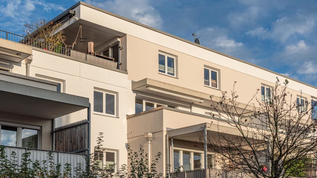 Immobilienangebot - Landshut - Alle - Moderne 3-Zimmer-Dachterrrassen-Wohnung mit EBK, Lift, TG u. Stellplatz in Landshut-Mitterwöhr