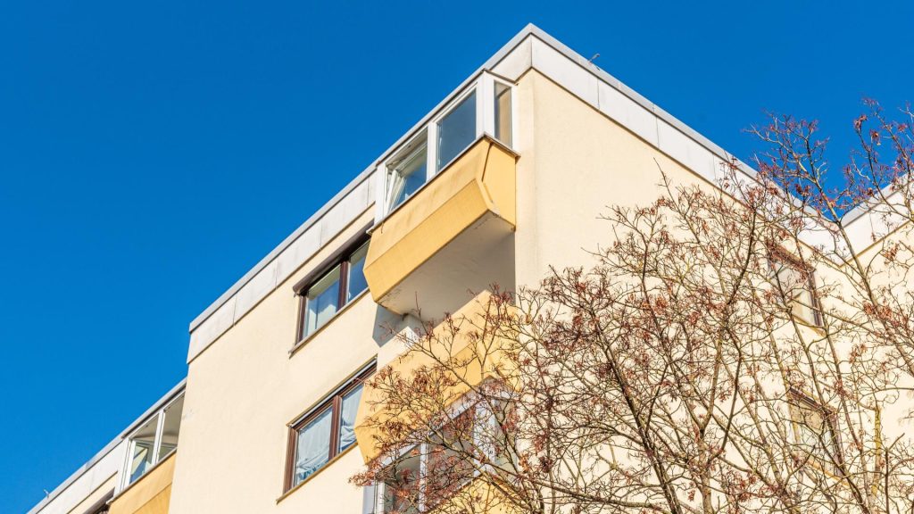 Immobilienangebot - Landshut - Alle - PROVISIONSFREI* - 1-Zimmer-ETW, Landshut-Nikola, nahe Hbf., möbliert, Balkon, Lift, frei ab 08/25
