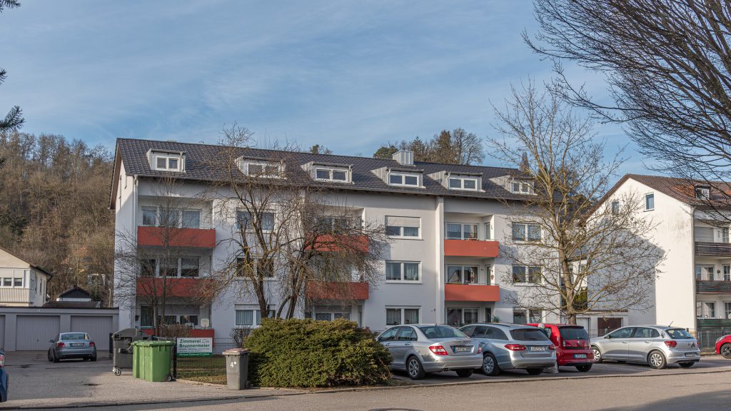 Immobilienangebot - Altdorf - Alle - 3-Zimmer-Dach-Wohnung, Landshut-Altdorf