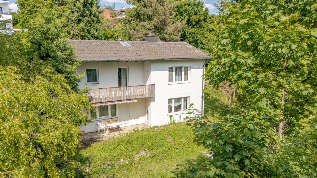Immobilienangebot - Landshut - Alle - PROVISIONSFREI* - Sanierung oder Neuanfang? Einfamilienhaus mit Ausblick - Landshut-Achdorf/Englberg