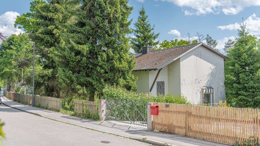 Immobilienangebot - Landshut - Alle - PROVISIONSFREI* - Sanierung oder Neuanfang? Einfamilienhaus mit Ausblick - Landshut-Achdorf/Englberg