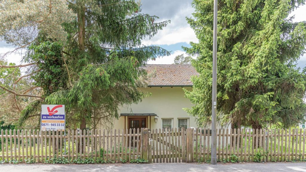Immobilienangebot - Landshut - Alle - PROVISIONSFREI* - Sanierung oder Neuanfang? Einfamilienhaus mit Ausblick - Landshut-Achdorf/Englberg