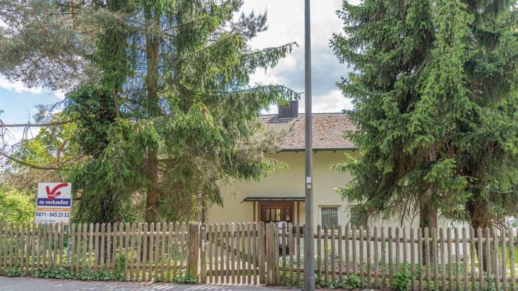Immobilienangebot - Landshut - Alle - PROVISIONSFREI* - Sanierung oder Neuanfang? Einfamilienhaus mit Ausblick - Landshut-Achdorf/Englberg