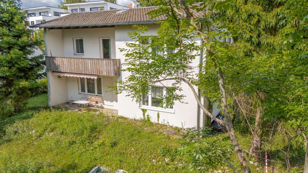 Immobilienangebot - Landshut - Alle - PROVISIONSFREI* - Sanierung oder Neuanfang? Einfamilienhaus mit Ausblick - Landshut-Achdorf/Englberg