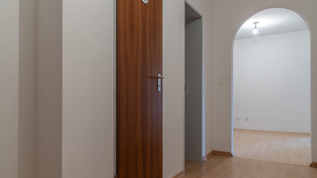 Immobilienangebot - Landshut - Alle - PROVISIONSFREI* - 3-Zimmer-Eigentumswohnung mit TG-Stellplatz, sofort beziehbar, Landshut-Englberg