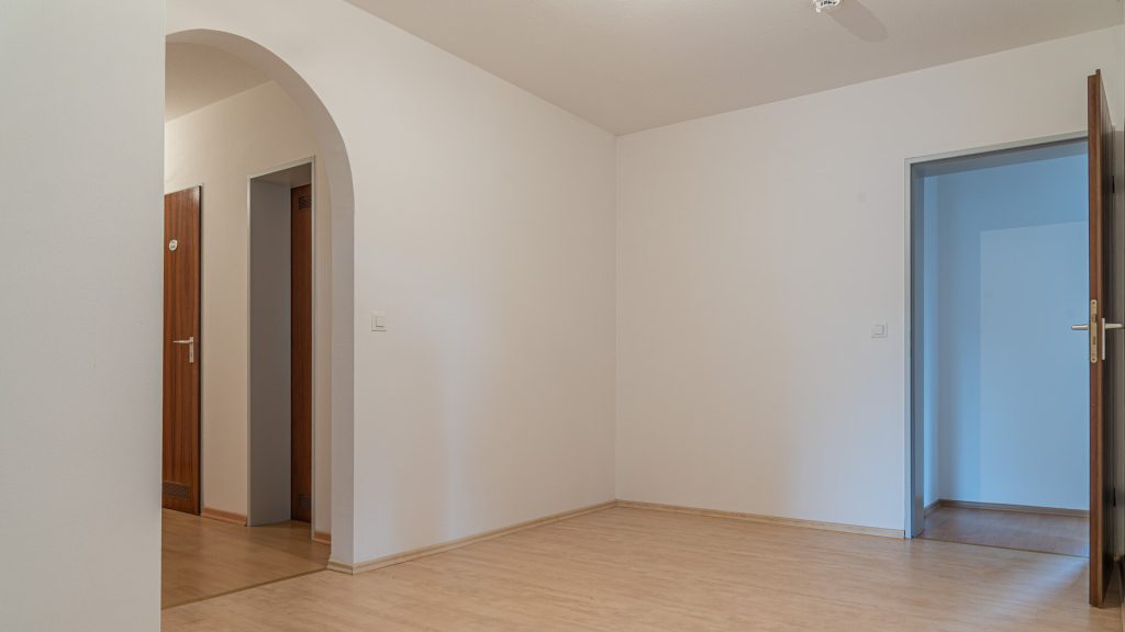 Immobilienangebot - Landshut - Alle - PROVISIONSFREI* - 3-Zimmer-Eigentumswohnung mit TG-Stellplatz, sofort beziehbar, Landshut-Englberg