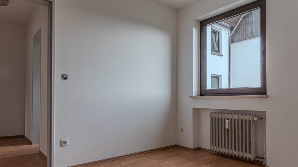 Immobilienangebot - Landshut - Alle - PROVISIONSFREI* - 3-Zimmer-Eigentumswohnung mit TG-Stellplatz, sofort beziehbar, Landshut-Englberg