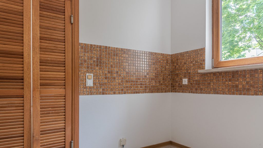 Immobilienangebot - Landshut - Alle - PROVISIONSFREI*  - Große 1-Zimmer-Wohnung mit Terrasse und TG-Stellplatz im Landshuter Nikolaviertel