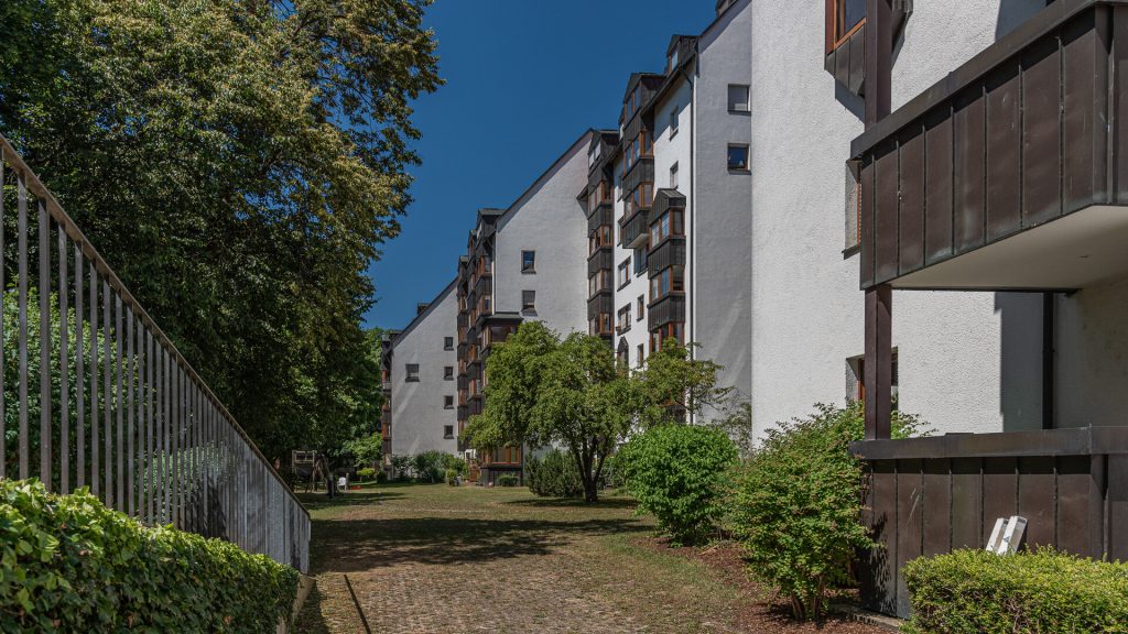 Immobilienangebot - Landshut - Alle - PROVISIONSFREI*  - Große 1-Zimmer-Wohnung mit Terrasse und TG-Stellplatz im Landshuter Nikolaviertel