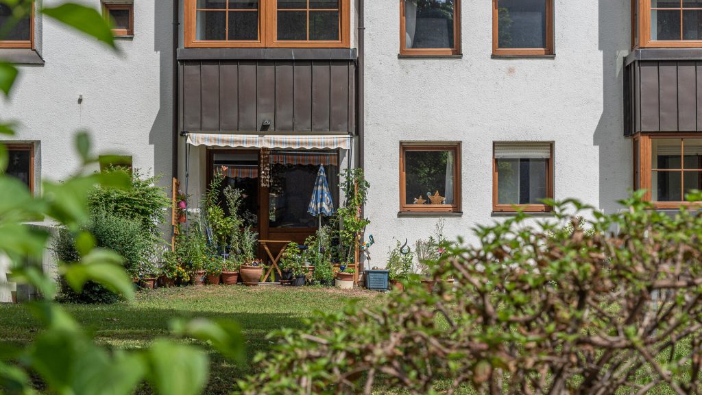 Immobilienangebot - Landshut - Alle - PROVISIONSFREI*  - Große 1-Zimmer-Wohnung mit Terrasse und TG-Stellplatz im Landshuter Nikolaviertel