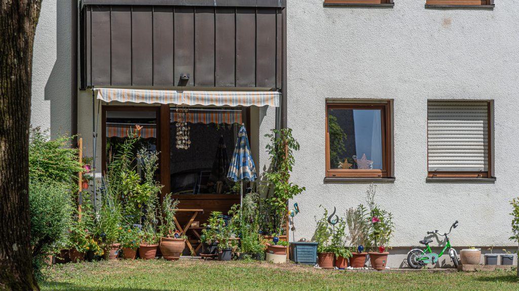 Immobilienangebot - Landshut - Alle - PROVISIONSFREI*  - Große 1-Zimmer-Wohnung mit Terrasse und TG-Stellplatz im Landshuter Nikolaviertel