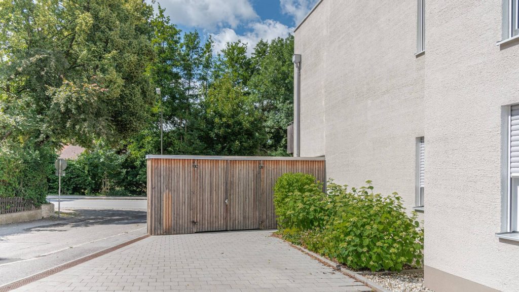 Immobilienangebot - Landshut / Schweinbach - Alle - PROVISIONSFREI* - Sofort beziehbare, moderne 3-Zimmer-ETW mit Balkon, EBK, Carport, Landshut-Ost