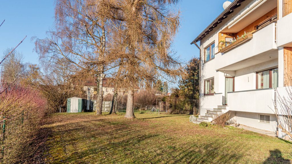 Immobilienangebot - Landshut - Alle - PROVISIONSFREI* - 3-Zimmer-Hochparterre-Wohnung mit Gartenzugang und Garage, LA-West/Musikerviertel