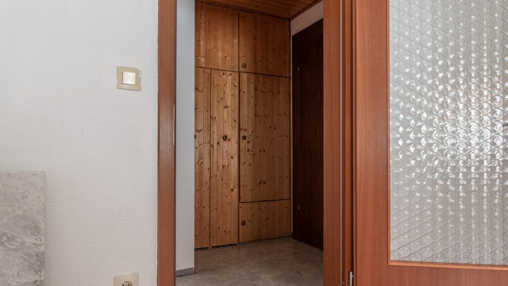 Immobilienangebot - Weihmichl / Unterneuhausen - Alle - PROVISIONSFREI* – Ehemaliges Schulhaus von 1895 in Weihmichl-Unterneuhausen mit Doppelgarage