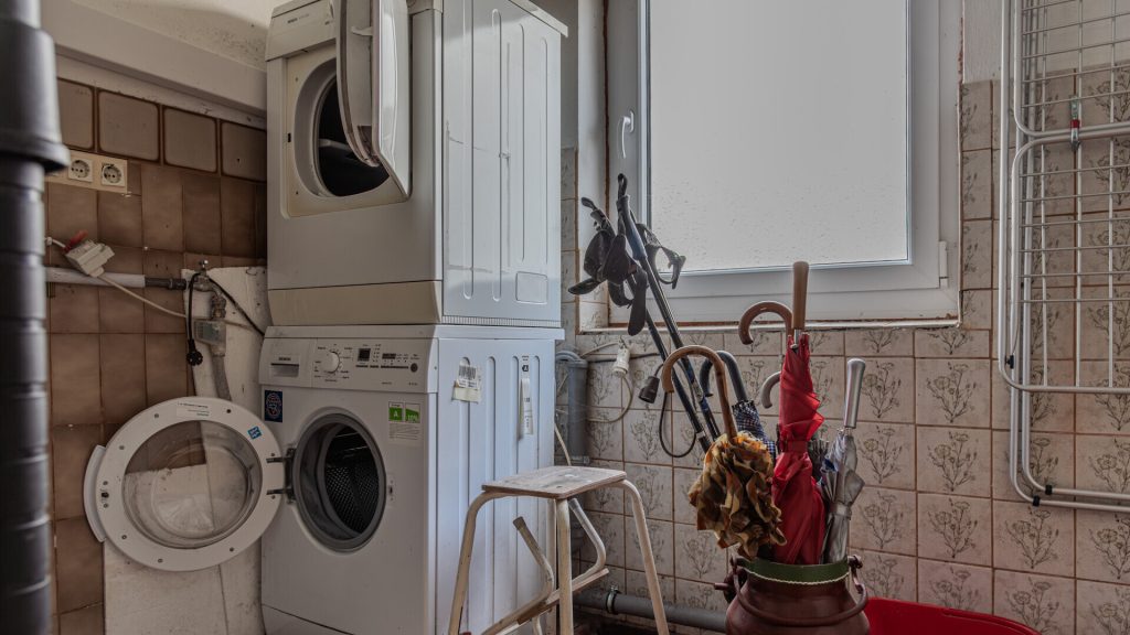 Immobilienangebot - Weihmichl / Unterneuhausen - Alle - PROVISIONSFREI* – Ehemaliges Schulhaus von 1895 in Weihmichl-Unterneuhausen mit Doppelgarage