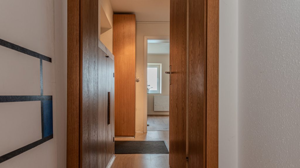 Immobilienangebot - Weihmichl / Unterneuhausen - Alle - PROVISIONSFREI* – Ehemaliges Schulhaus von 1895 in Weihmichl-Unterneuhausen mit Doppelgarage