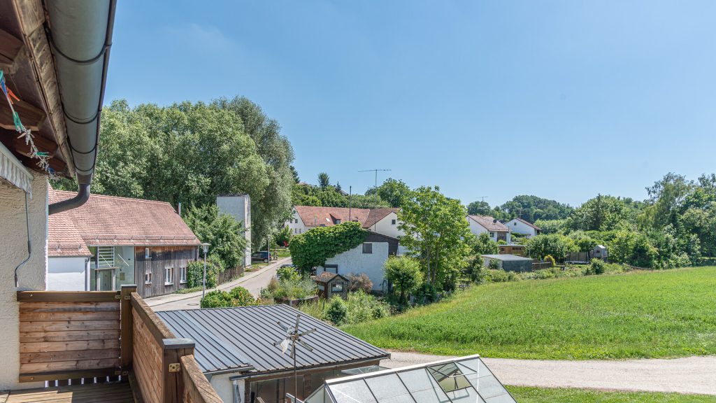 Immobilienangebot - Weihmichl / Unterneuhausen - Alle - PROVISIONSFREI* – Ehemaliges Schulhaus von 1895 in Weihmichl-Unterneuhausen mit Doppelgarage