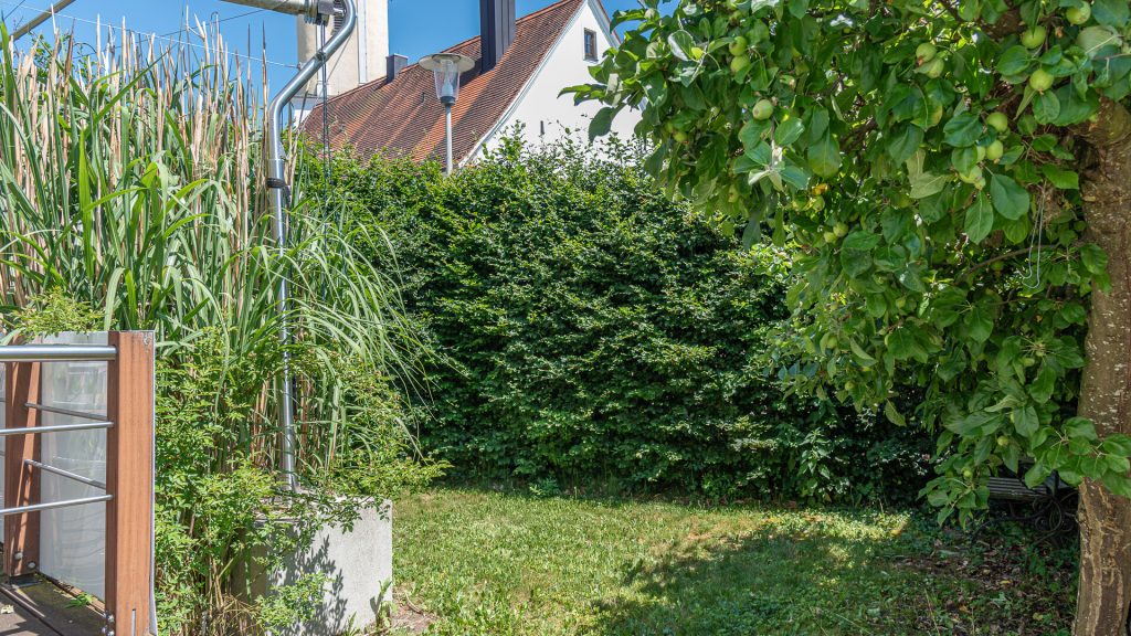 Immobilienangebot - Weihmichl / Unterneuhausen - Alle - PROVISIONSFREI* – Ehemaliges Schulhaus von 1895 in Weihmichl-Unterneuhausen mit Doppelgarage