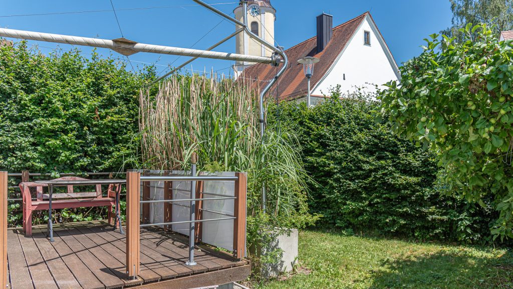 Immobilienangebot - Weihmichl / Unterneuhausen - Alle - PROVISIONSFREI* – Ehemaliges Schulhaus von 1895 in Weihmichl-Unterneuhausen mit Doppelgarage