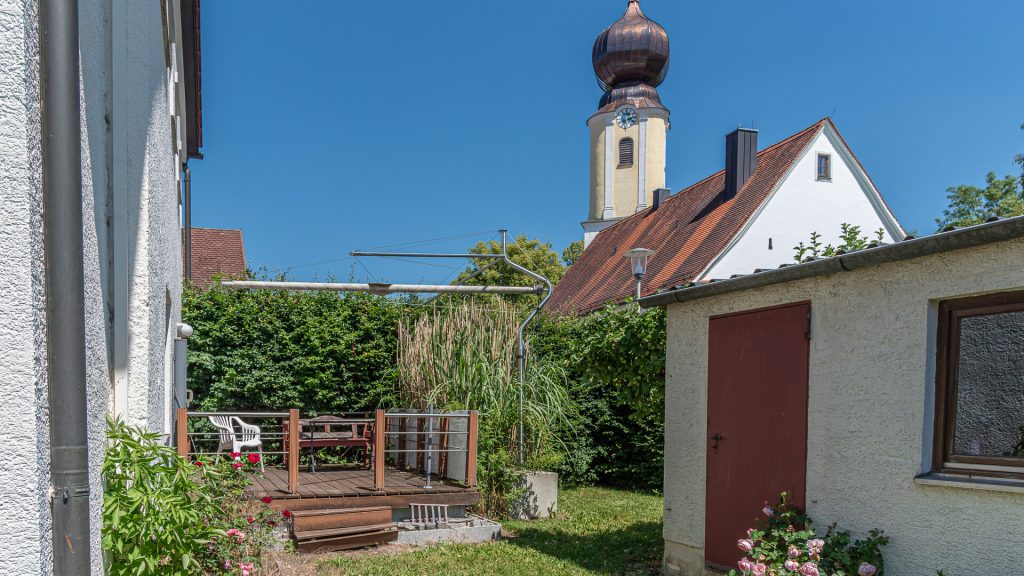 Immobilienangebot - Weihmichl / Unterneuhausen - Alle - PROVISIONSFREI* – Ehemaliges Schulhaus von 1895 in Weihmichl-Unterneuhausen mit Doppelgarage