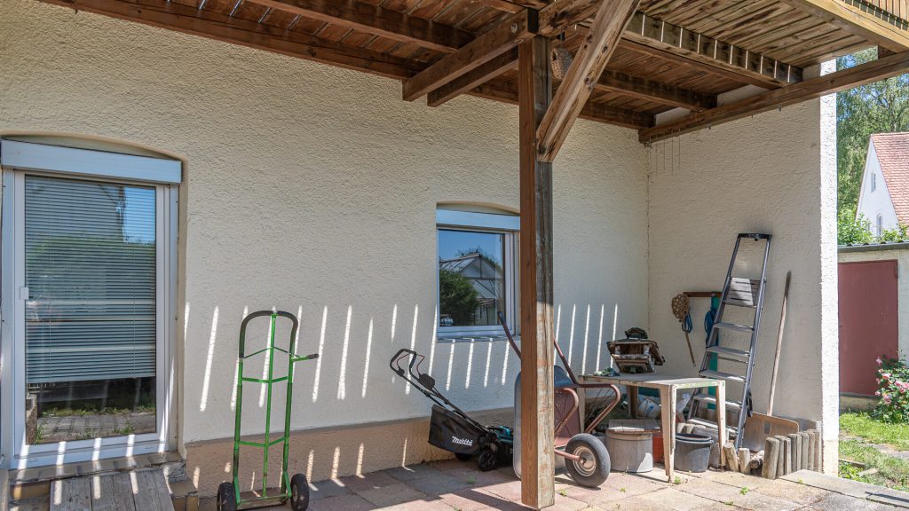 Immobilienangebot - Weihmichl / Unterneuhausen - Alle - PROVISIONSFREI* – Ehemaliges Schulhaus von 1895 in Weihmichl-Unterneuhausen mit Doppelgarage