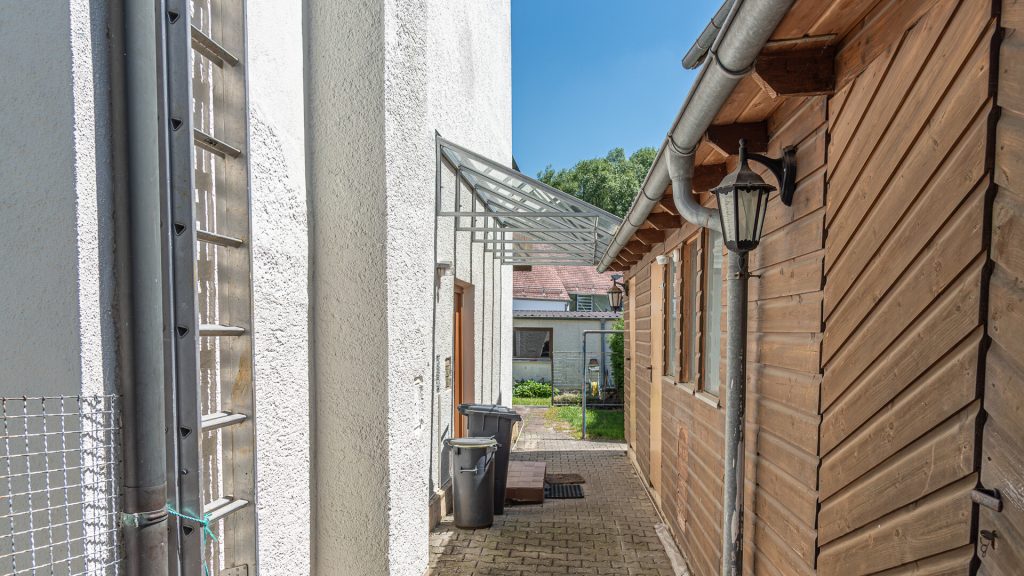 Immobilienangebot - Weihmichl / Unterneuhausen - Alle - PROVISIONSFREI* – Ehemaliges Schulhaus von 1895 in Weihmichl-Unterneuhausen mit Doppelgarage