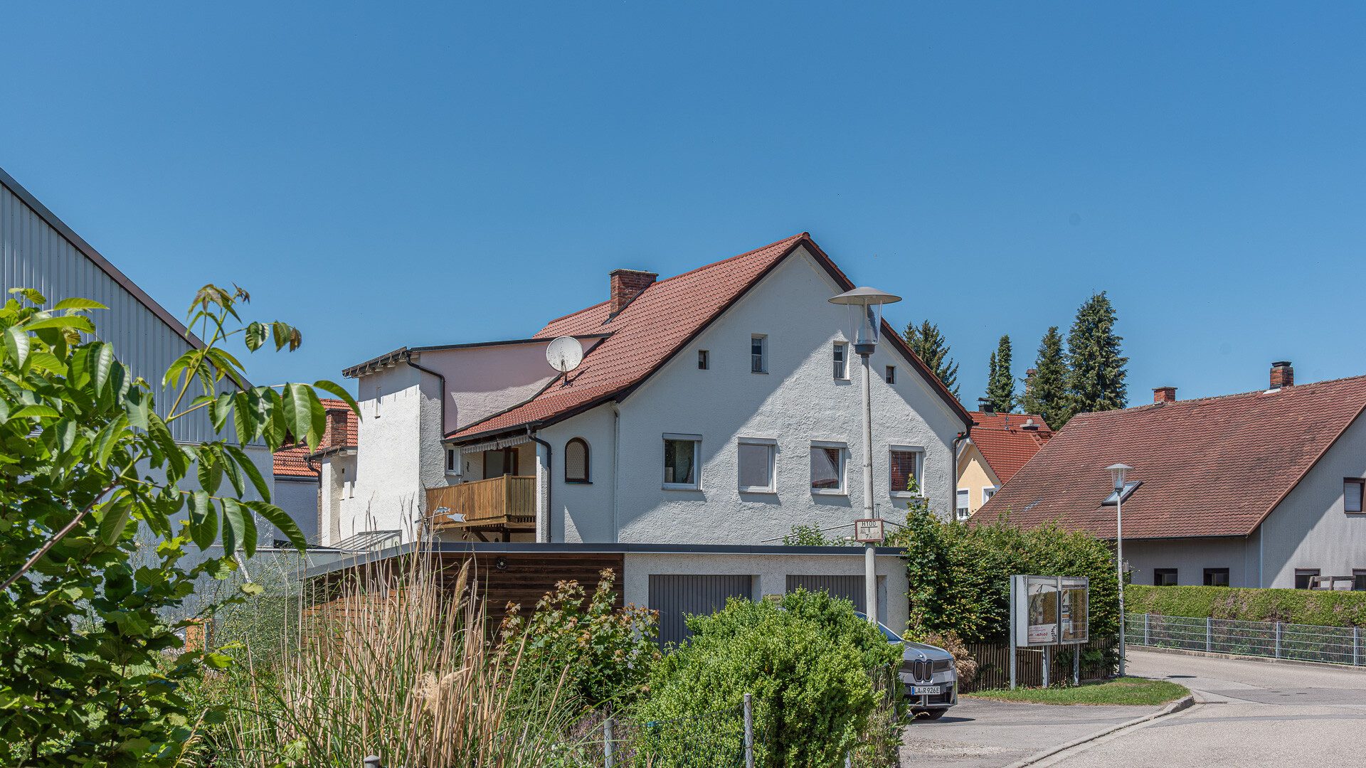 Immobilienangebot - Weihmichl / Unterneuhausen - Alle - PROVISIONSFREI* – Ehemaliges Schulhaus von 1895 in Weihmichl-Unterneuhausen mit Doppelgarage