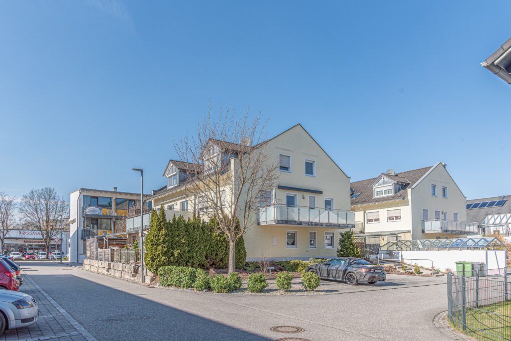 Immobilienangebot - Ergolding - Alle - PROVISIONSFREI* – 2-Zimmer-Dach-ETW in Ergolding-Piflas mit TG-Stellplatz und Außenstellplatz