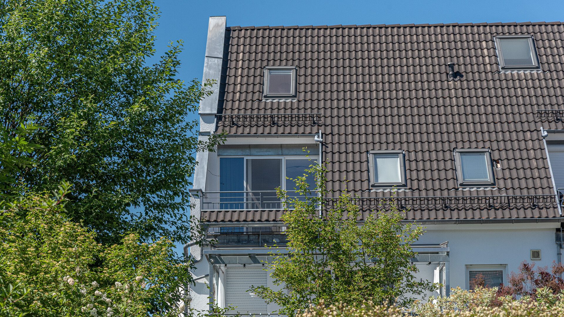 Immobilienangebot - Landshut - Alle - PROVISIONSFREI* - moderne 3-Zimmer-Maisonette-Dach-ETW mit Außenstellplatz im Landshuter Westen