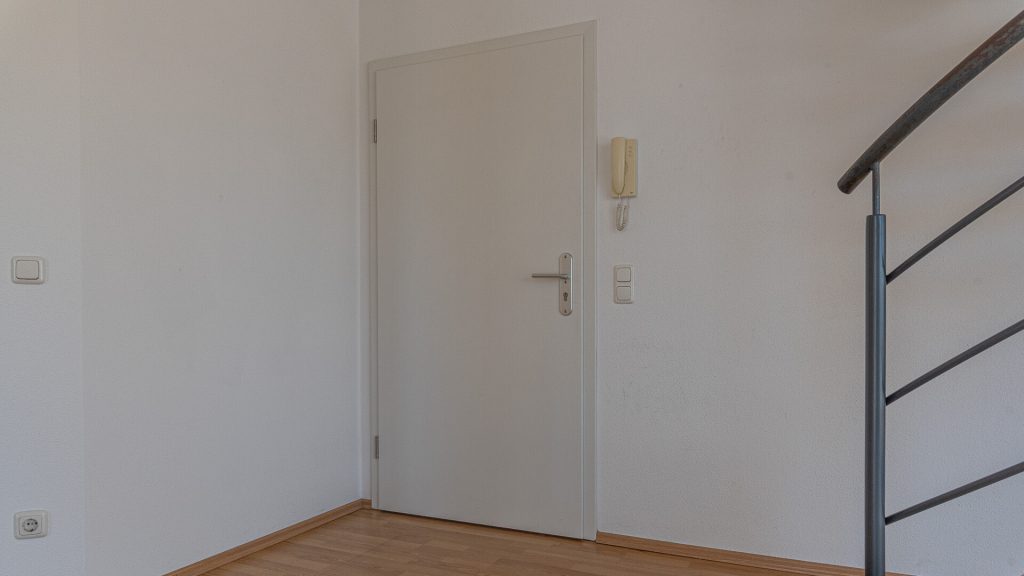 Immobilienangebot - Landshut - Alle - PROVISIONSFREI* - moderne 3-Zimmer-Maisonette-Dach-ETW mit Außenstellplatz im Landshuter Westen