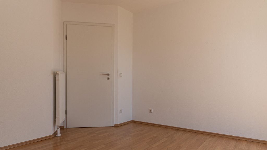 Immobilienangebot - Landshut - Alle - PROVISIONSFREI* - moderne 3-Zimmer-Maisonette-Dach-ETW mit Außenstellplatz im Landshuter Westen